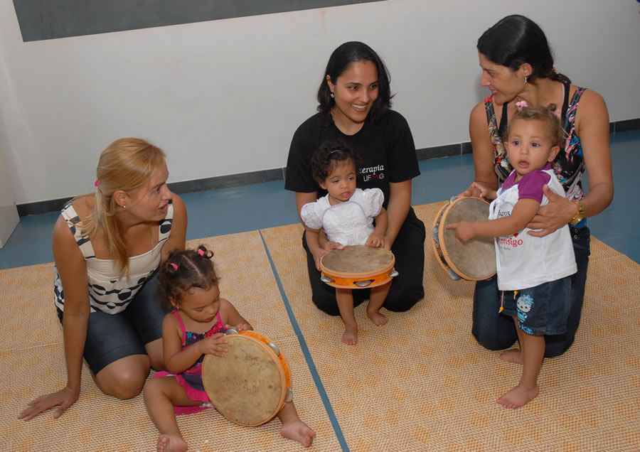 Centro de Musicalização Infantil da UFMG oferece cursos para crianças e adolescentes de várias idades