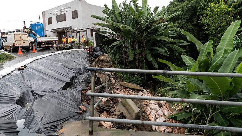 Prefeitura desenvolverá projeto para sanar problemas de desabamento de encosta no Flamengo