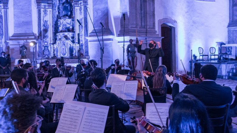 Academia Orquestra Ouro Preto recebe inscrições para bolsistas nas áreas de violino, percussão e maestro assistente