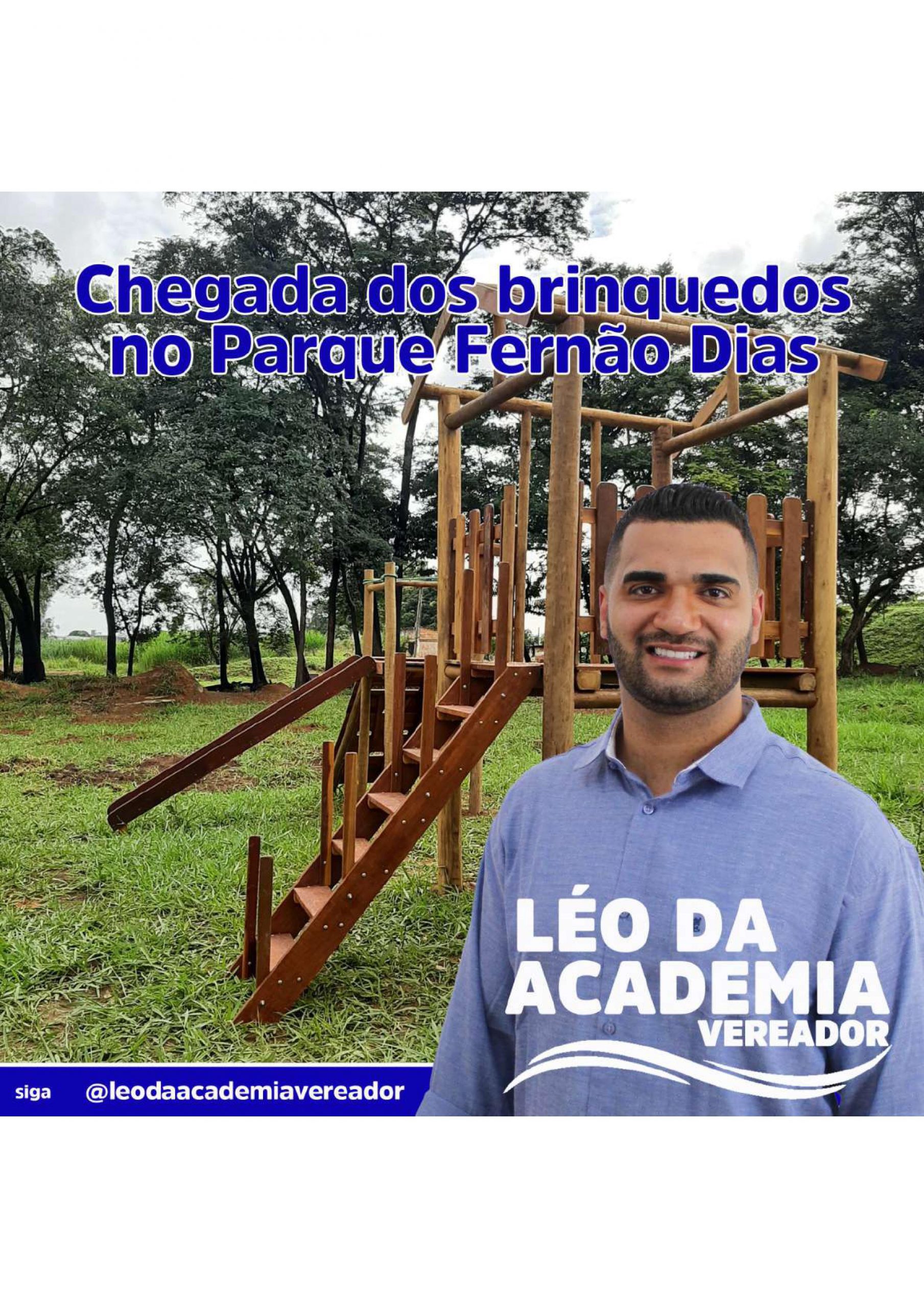 Vereador Léo da Academia participa de instalação de brinquedos no Parque Fernão Dias