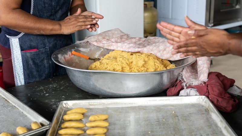 TRADIÇÃO, CULINÁRIA E UNIÃO. Comunidade dos Arturos promove Festa da Abolição e exalta suas raízes através da música e da culinária