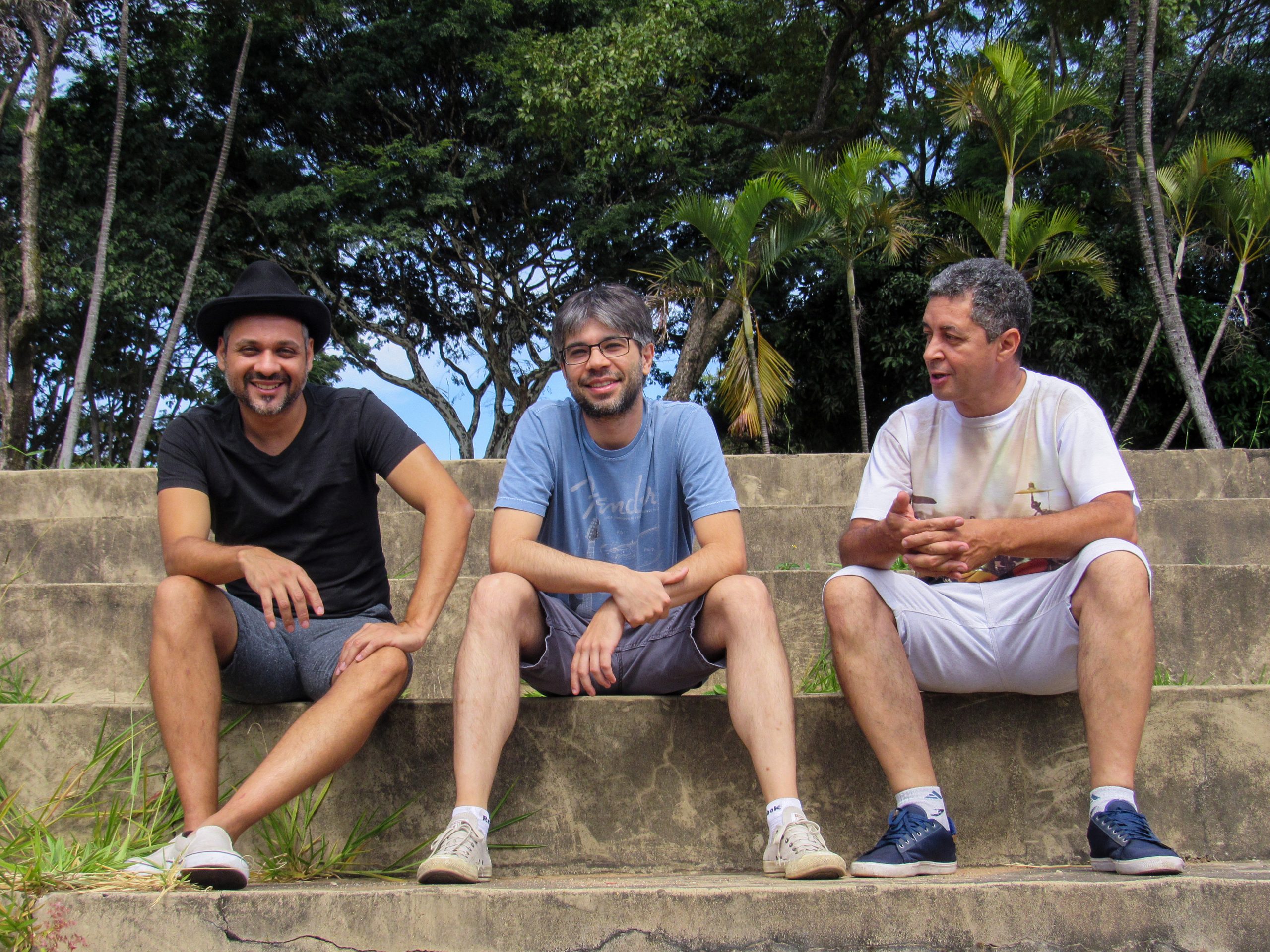 Banda Pele Cósmica: Três amigos apaixonados pela música brasileira dos anos 70