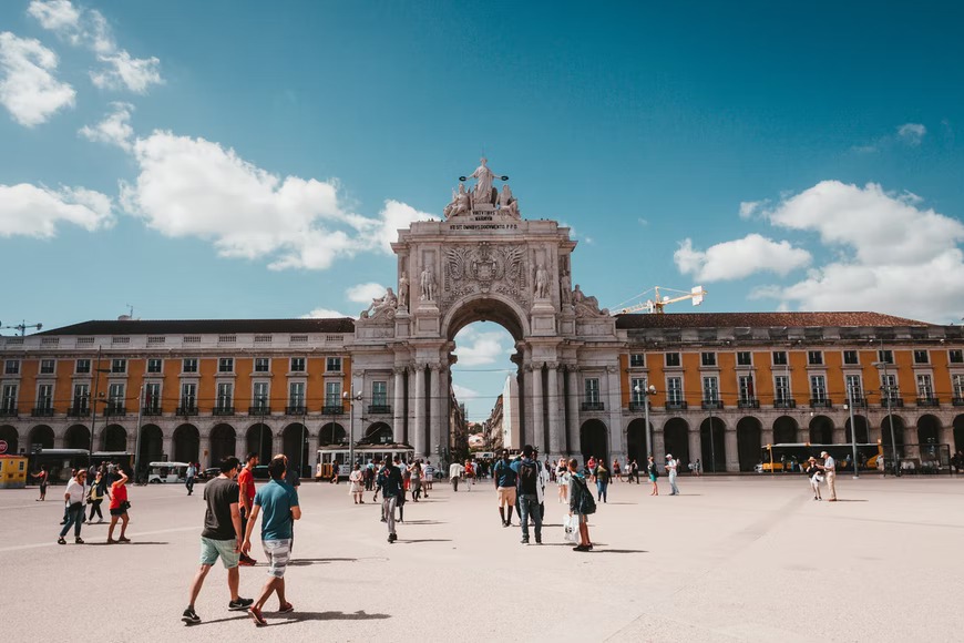 De malas prontas: três dicas úteis para iniciar uma nova vida em Portugal
