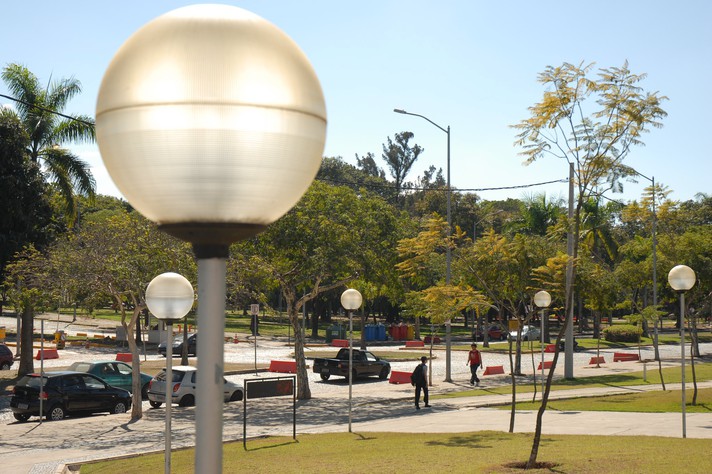 UFMG tem concurso aberto para preencher 56 vagas de nível médio e superior