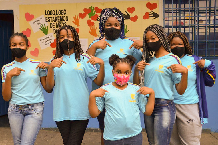 Uniformes da rede municipal passam a conter identificação da escola