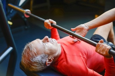 Musculação reduz pressão arterial se praticada dois ou três dias por semana com carga moderada a alta