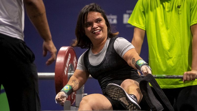 CTE-UFMG: atleta mineira quebra recorde nacional no Brasileiro de halterofilismo e atinge índice para Mundial