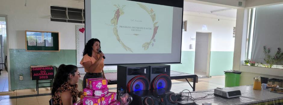 Escolas estaduais promovem rodas de conversa sobre saúde feminina e dignidade menstrual