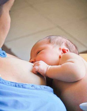 Estudo UFMG: mães que passaram por parto normal ou natural têm mais facilidade para amamentar