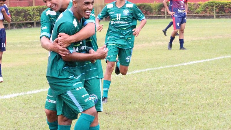 Com goleada no futebol e 3 sets a 0 no voleibol, o Contagem Esporte Clube assume as primeiras posições nas competições da Federação Mineira de Futebol e Voleibol