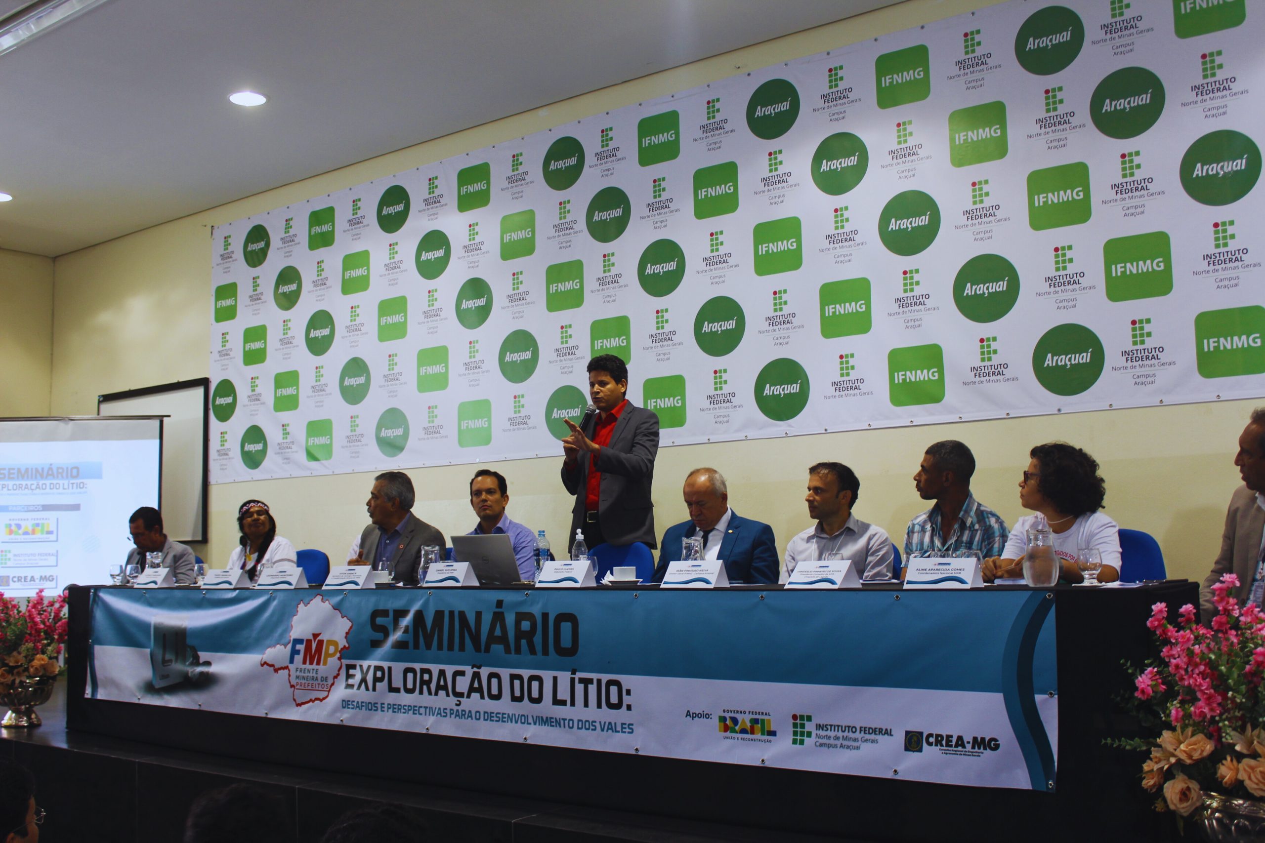 Seminário em Araçuaí desvenda os segredos por trás do lítio