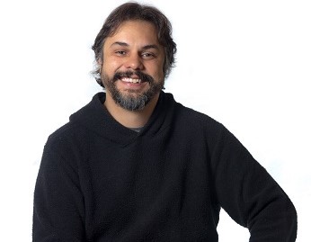 Conservatório UFMG recebe Rodrigo Borges para espetáculo As vozes de Milton Nascimento