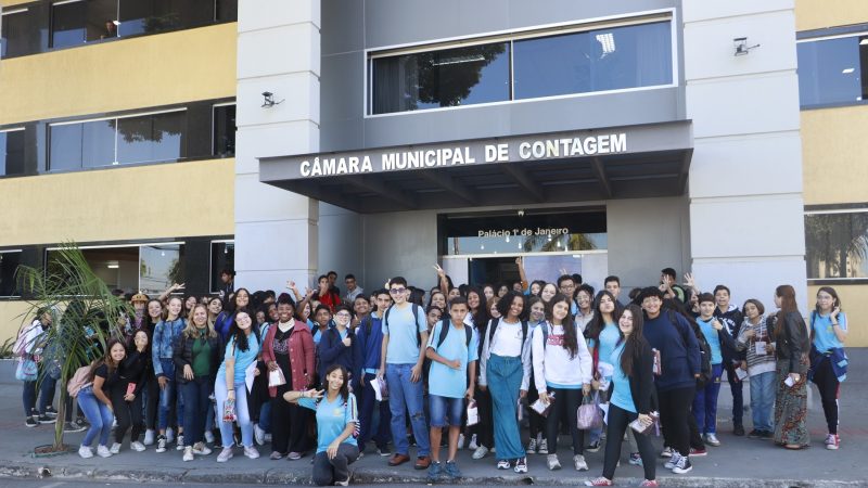 Projeto de educação política da Câmara recebe mil estudantes no primeiro semestre