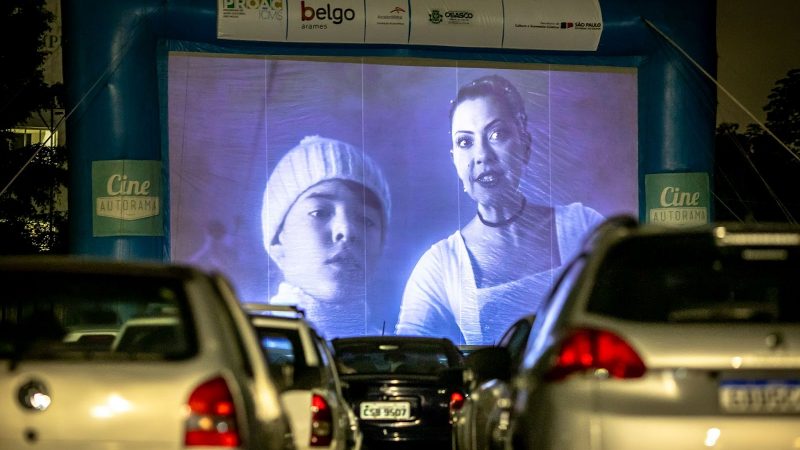 Cine Autorama exibe pela primeira vez sessões de cinema drive-in em Contagem