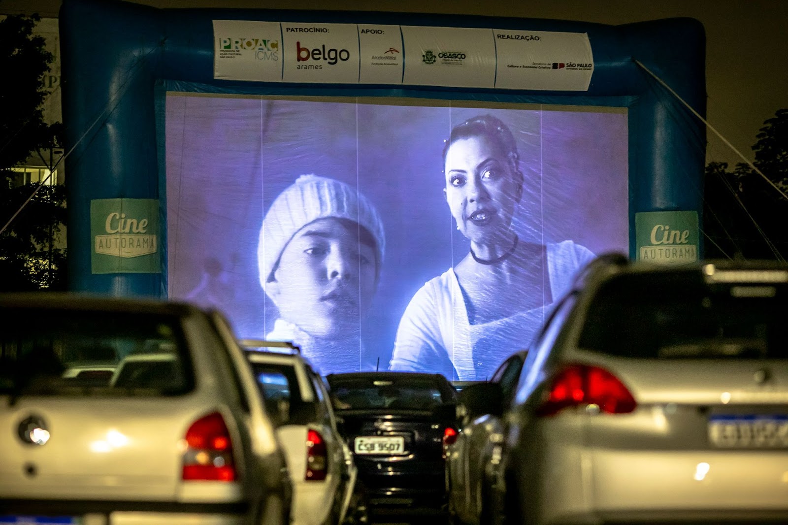 Cine Autorama exibe pela primeira vez sessões de cinema drive-in em Contagem