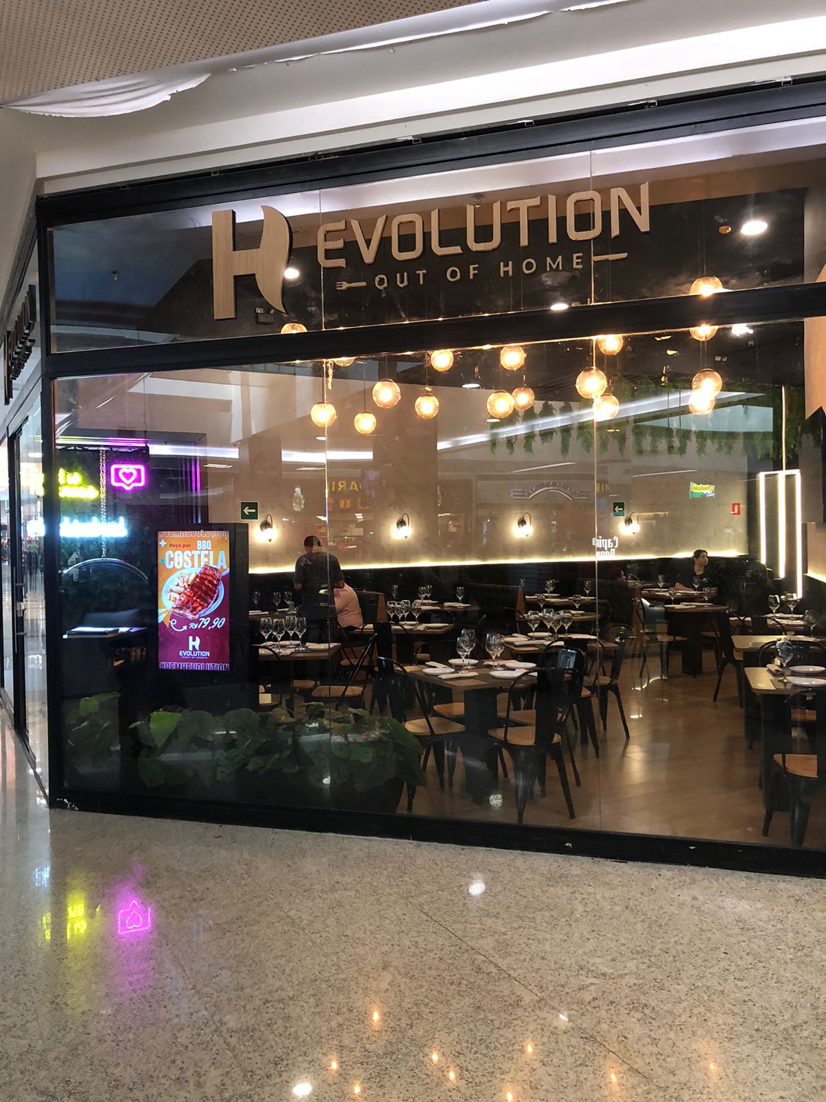 Contagem ganha novo restaurante com conceito casual dining e ambiente instagramável