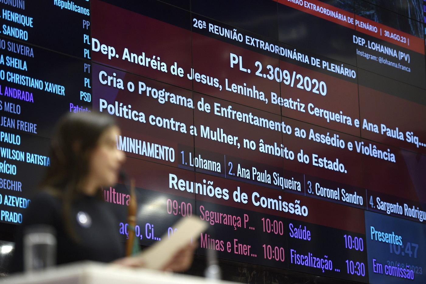 Projeto que busca coibir violência política contra a mulher é aprovado em 1º turno