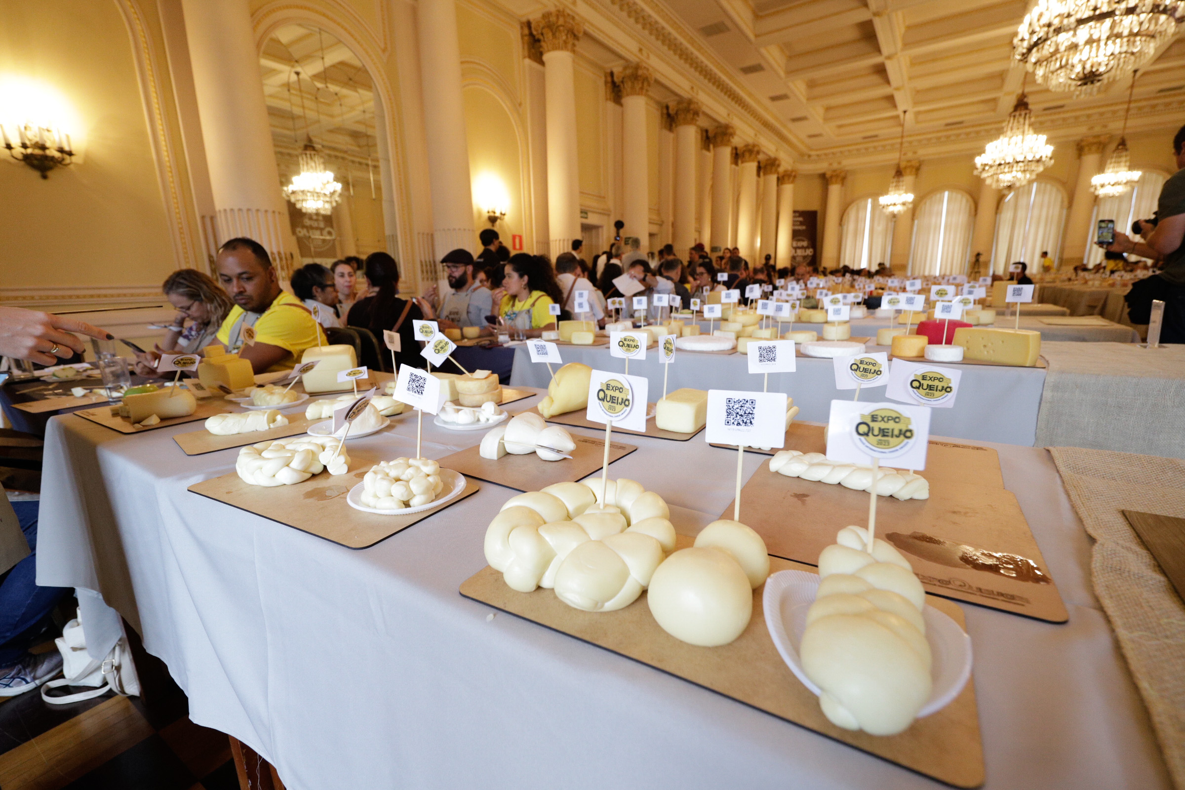 ExpoQueijo bate recorde em edição com mais de 1,3 mil queijos e 410 produtores em Araxá