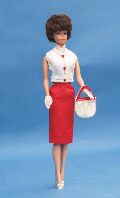 Conheça a história de empreendedorismo e inovação da estilista por trás dos looks da Boneca Barbie