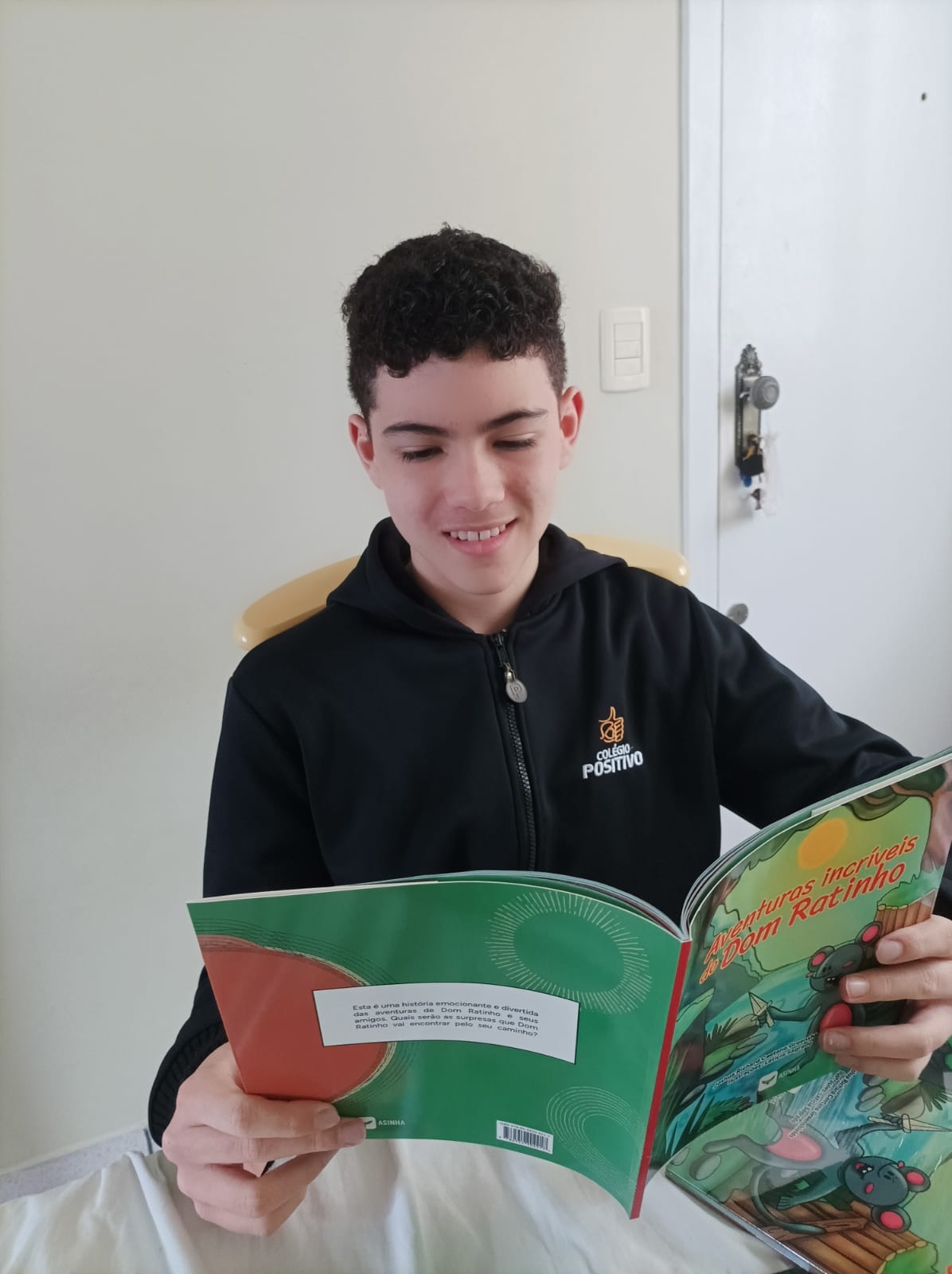 Estudante de 12 anos lança livro infanto-juvenil