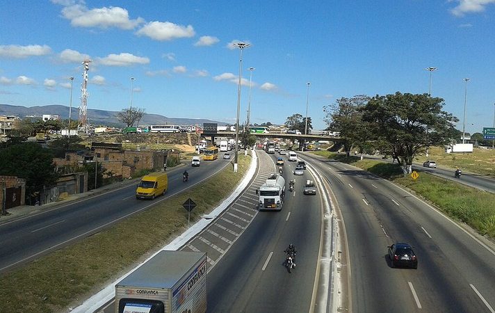 Tese da UFMG faz análise de risco de travessia do Anel Rodoviário por pedestres