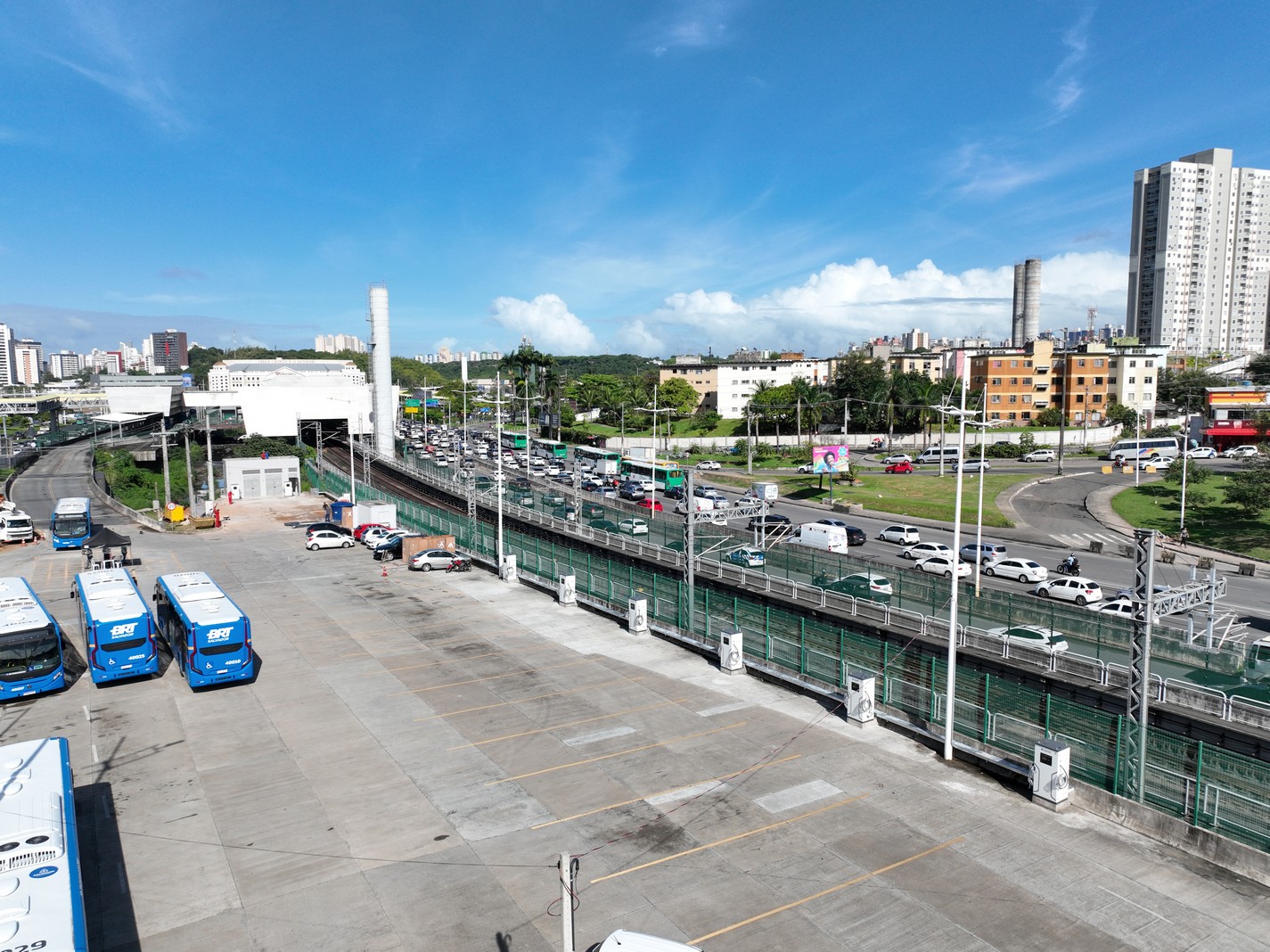 Maior terminal público de recarga de ônibus elétricos do Brasil, projeto da Nansen, é inaugurado em Salvador