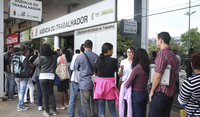 Desemprego recua a 7,9% no trimestre encerrado em julho, menor taxa para o período desde 2014