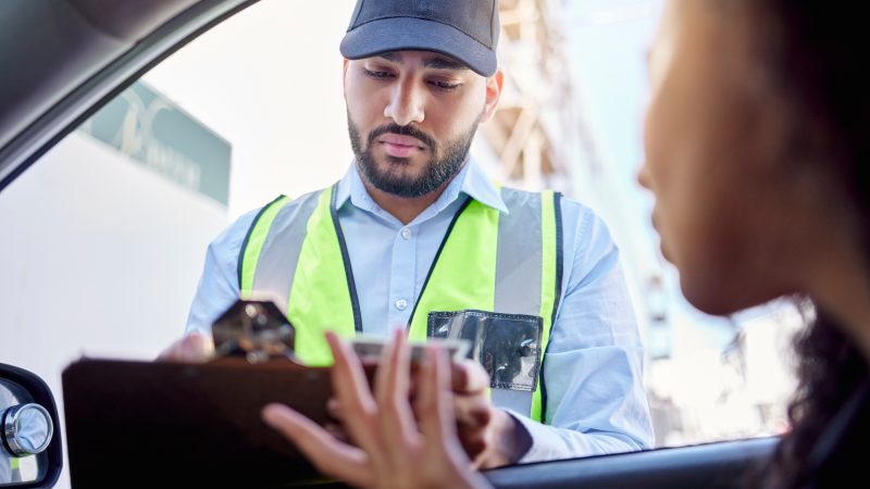 “Barbeiro ou piloto?”: confira infrações no trânsito que motoristas cometem sem saber