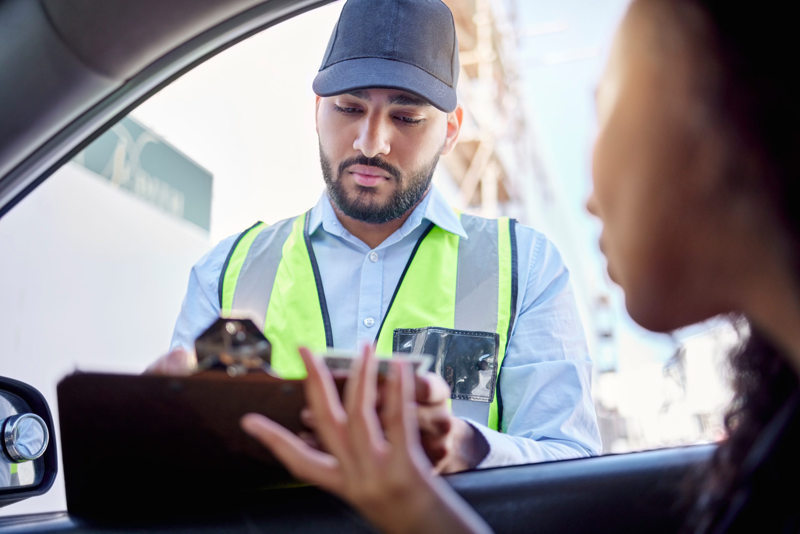 “Barbeiro ou piloto?”: confira infrações no trânsito que motoristas cometem sem saber