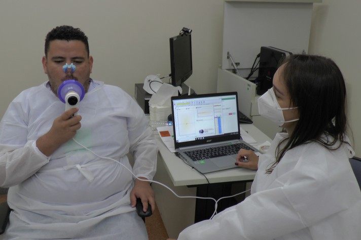 HC-UFMG reduz filas do exame de Espirometria, feito a distância, no interior do país