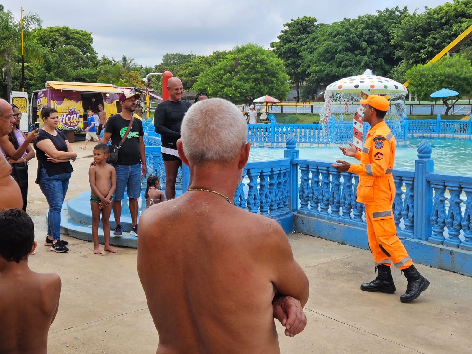 2º Batalhão de Bombeiros Militar realiza ação preventiva sobre afogamentos no Clube ASCOBOM