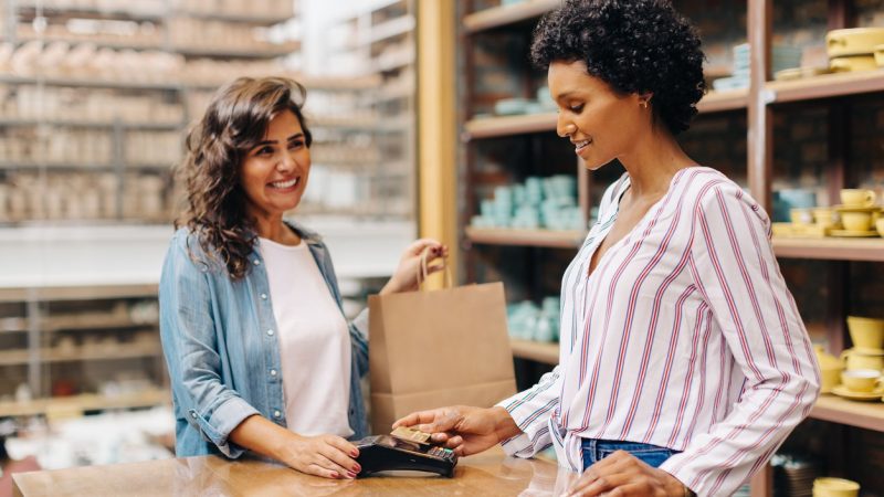 9 em cada 10 comerciantes mineiros têm expectativa de estabilidade ou melhora no ano