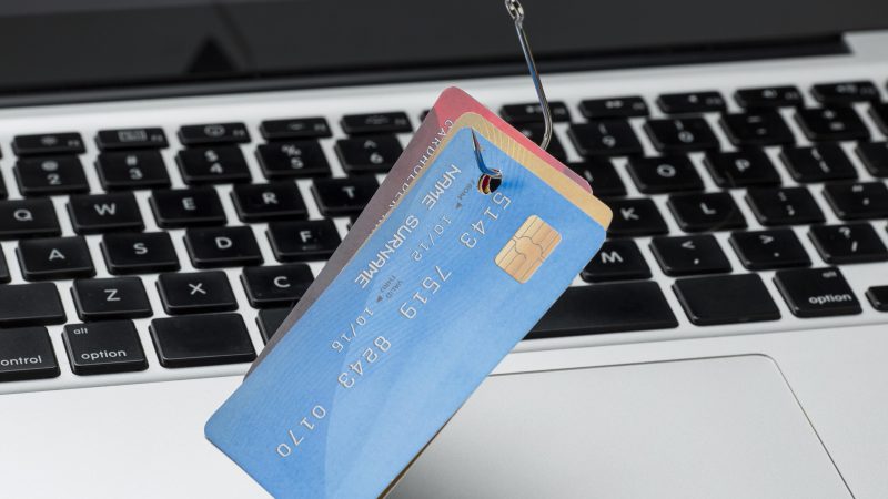 Evite o prejuízo: saiba como se proteger de golpes bancários online