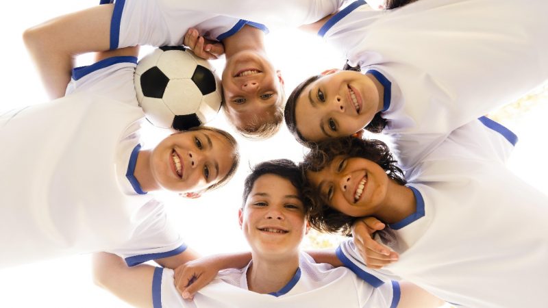 UniBH e Minas Tênis Clube levam metodologia esportiva MTC para a comunidade