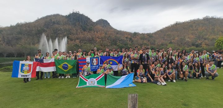 Estudantes da rede pública de Minas Gerais conquistam medalhas em competição de matemática na Tailândia