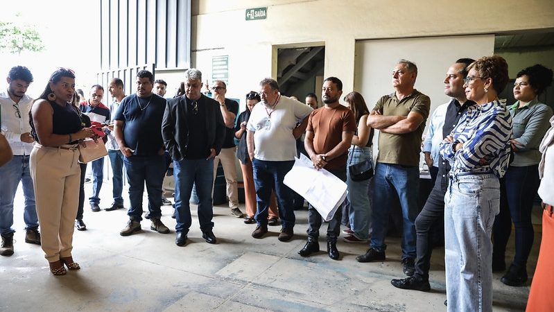 Gestores se reúnem com empresários do Água Branca para esclarecer sobre as obras na região