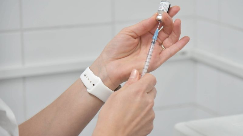 Proteção e saúde para as crianças: Contagem recebe novas doses da vacina tetraviral