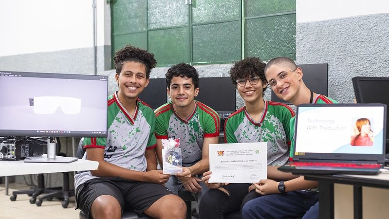 Alunos da Funec desenvolvem projeto de tecnologia assistiva e conquistam prêmio