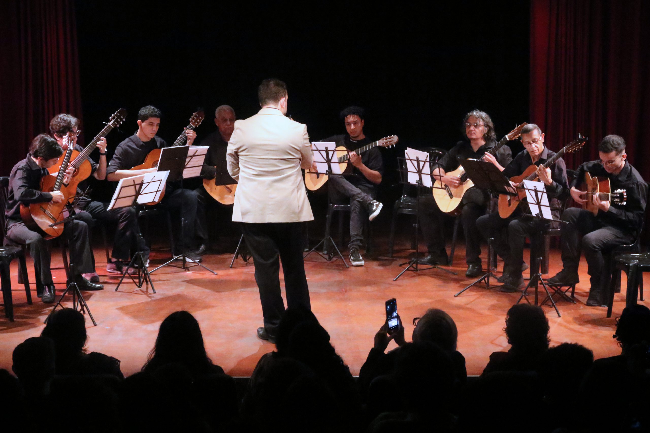 Alunos da Escola de Música do Cefart apresentam de Mozart a John Lennon em recitais, no Palácio das Artes