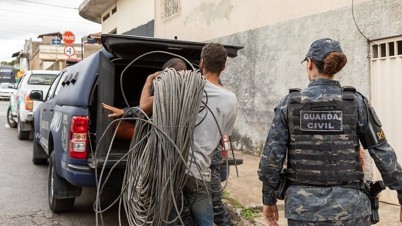 Compra ilegal de cabos de telefonia é identificada na região industrial