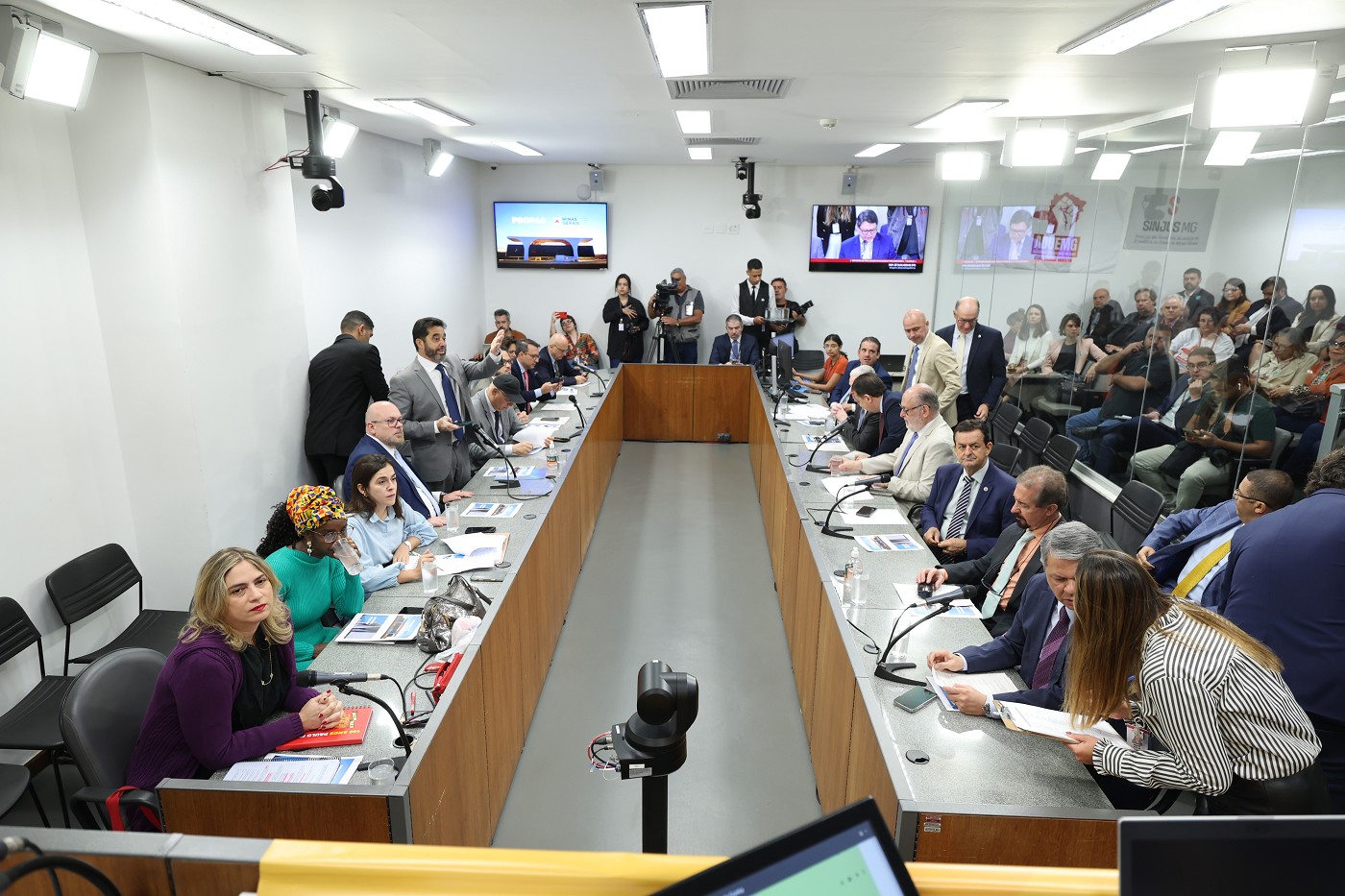 Vice-governador é sabatinado após apresentação de projetos do Propag