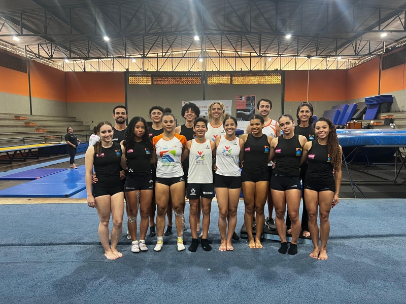 Atletas de Contagem representam o Brasil no Pan-Americano de Ginástica de Trampolim, em El Salvador