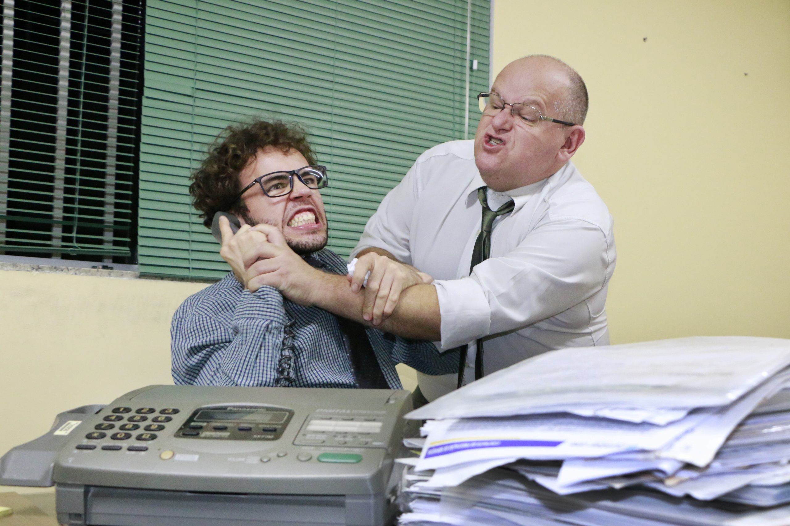 COMÉDIA “COMO VENCER A BUROCRACIA SEM TER UM INFARTO” ESTREIA EM CONTAGEM