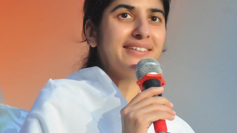 Referência mundial em meditação e bem-estar, BK Shivani estará em BH pela primeira vez para palestra