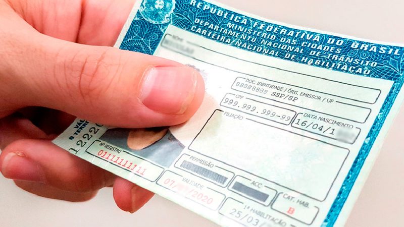 Motorista deve ser indenizado por demora na renovação de CNH