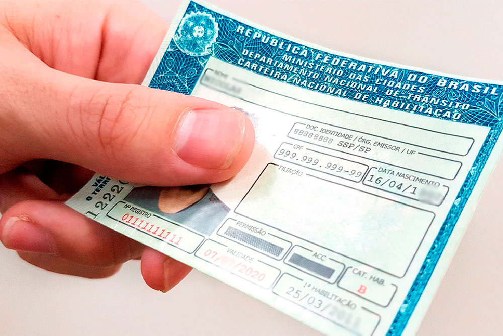 Motorista deve ser indenizado por demora na renovação de CNH