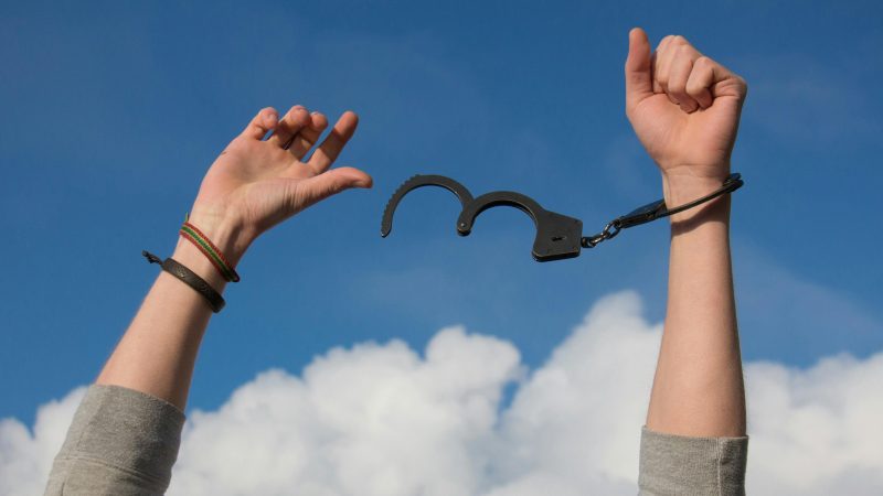 Saúde mental é liberdade: a importância da luta antimanicomial no Brasil