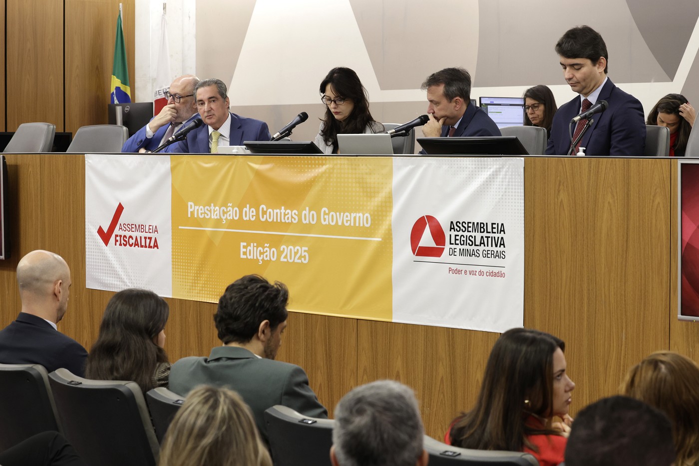 Deputados defendem desburocratização para atrair investimentos