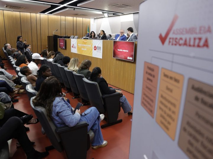 Parlamentares demandam mais políticas públicas de desenvolvimento social