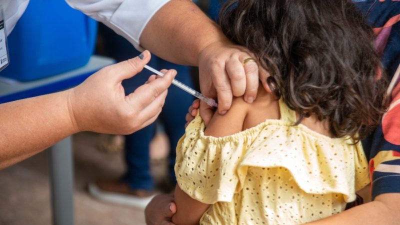 Vacinas contra influenza e covid salvam vidas e evitam agravamento de casos em Minas
